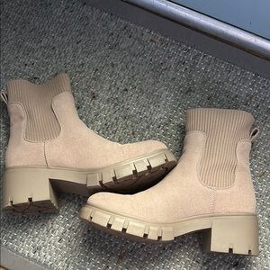 Women's Tan Ankle Boots